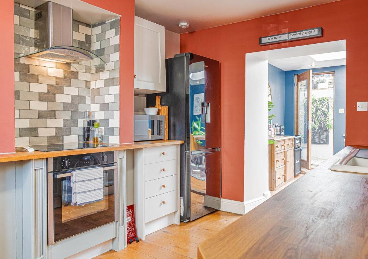 Maple Rose - 2 Bed With Garden In Minchinhampton! Villa ภายนอก รูปภาพ
